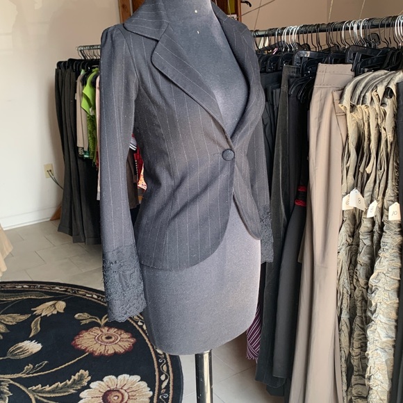 Suit Jacket Size 2 - Picture 1 of 4